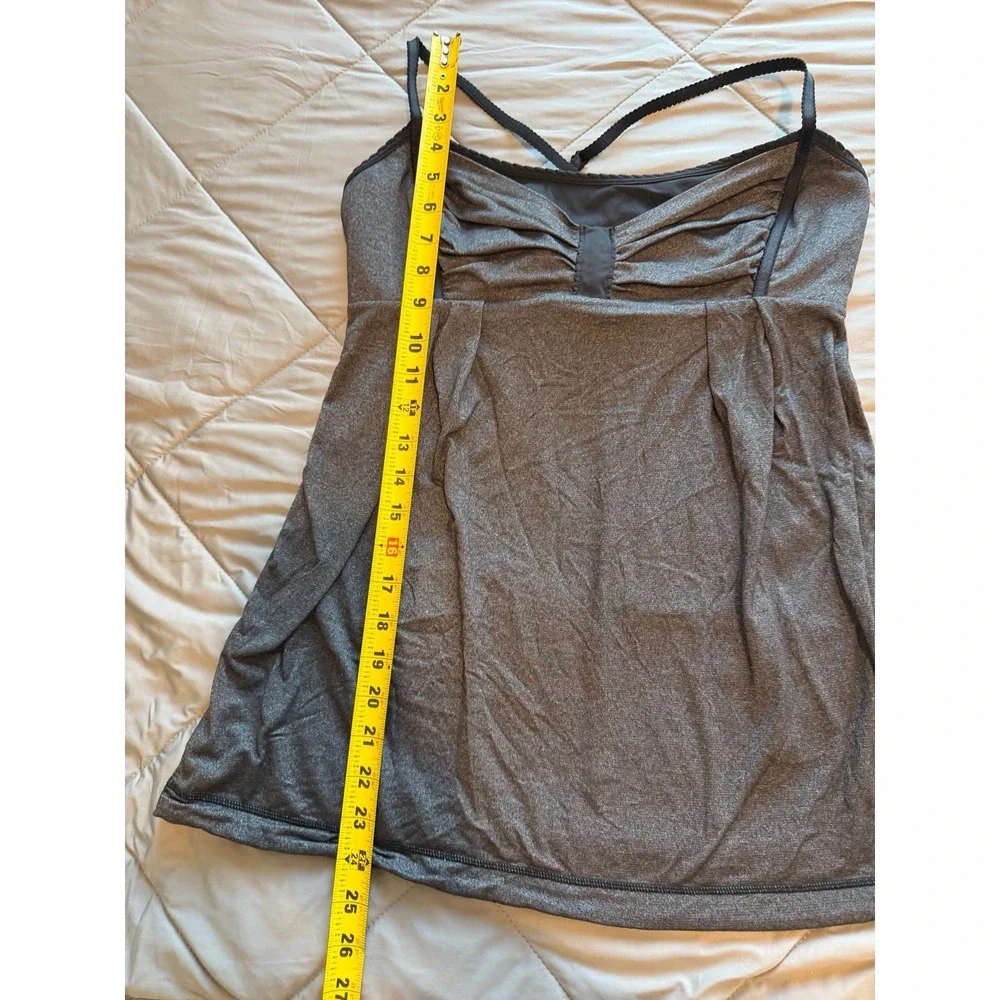 Lululemon Graceful Flow Tank with bra size 10 women's workout activewear yoga